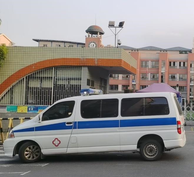 贞丰救护车出租护送骨折病人一公里多少钱